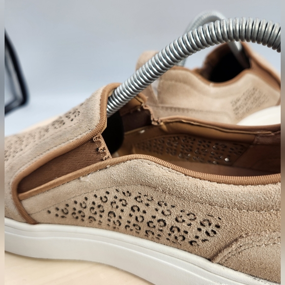 Vionic Womens Kimmie Perf Slip On Shoes sz 9 - Picture 4 of 15